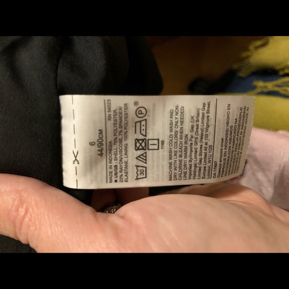 Banana Republic Pencil Skirt- Size 6 - Picture 2 of 4